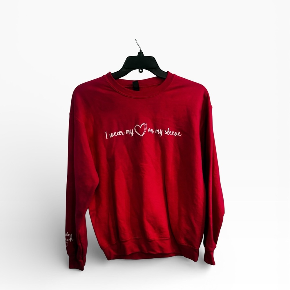 Gildan Red Crewneck Sweatshirt with Heart Design, Size Medium